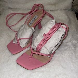 Never worn Steve madden khari heeled sandal women’s 6.5